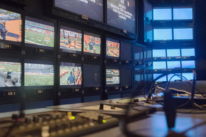 Syracuse's up-tempo offense affects the way ESPN and other companies broadcast football games. 