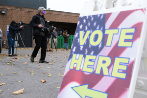 Early voting in Onondaga County opened on Saturday, and registered voters can cast their ballots for early voting until Nov. 6.