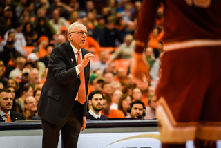 Boeheim shouts direction to SU.