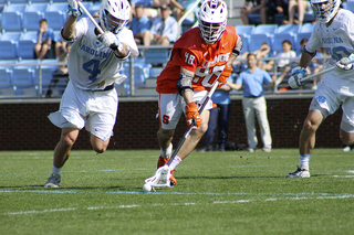 Fernandez goes for a ground ball 